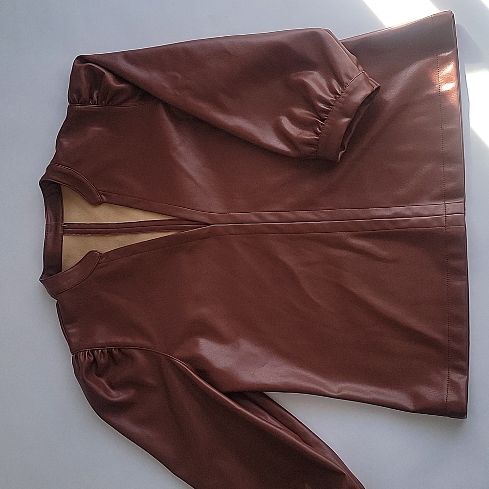 BB Dakota Pleather Cognac 3/4 Sleeve Top, XS. NWT